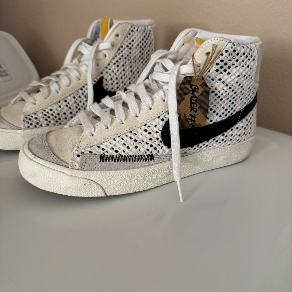 Nike Blazer '77 White and Black Sneakers